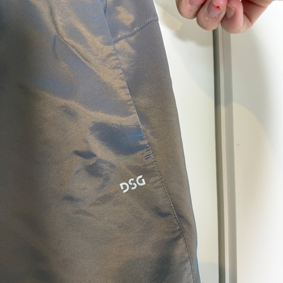 DSG 6" Men's Bronze Iridescent Nylon Zipper Pocket Athletic Shorts XL - Picture 4 of 8